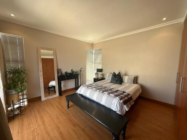 To Let 4 Bedroom Property for Rent in Sunset Beach Western Cape